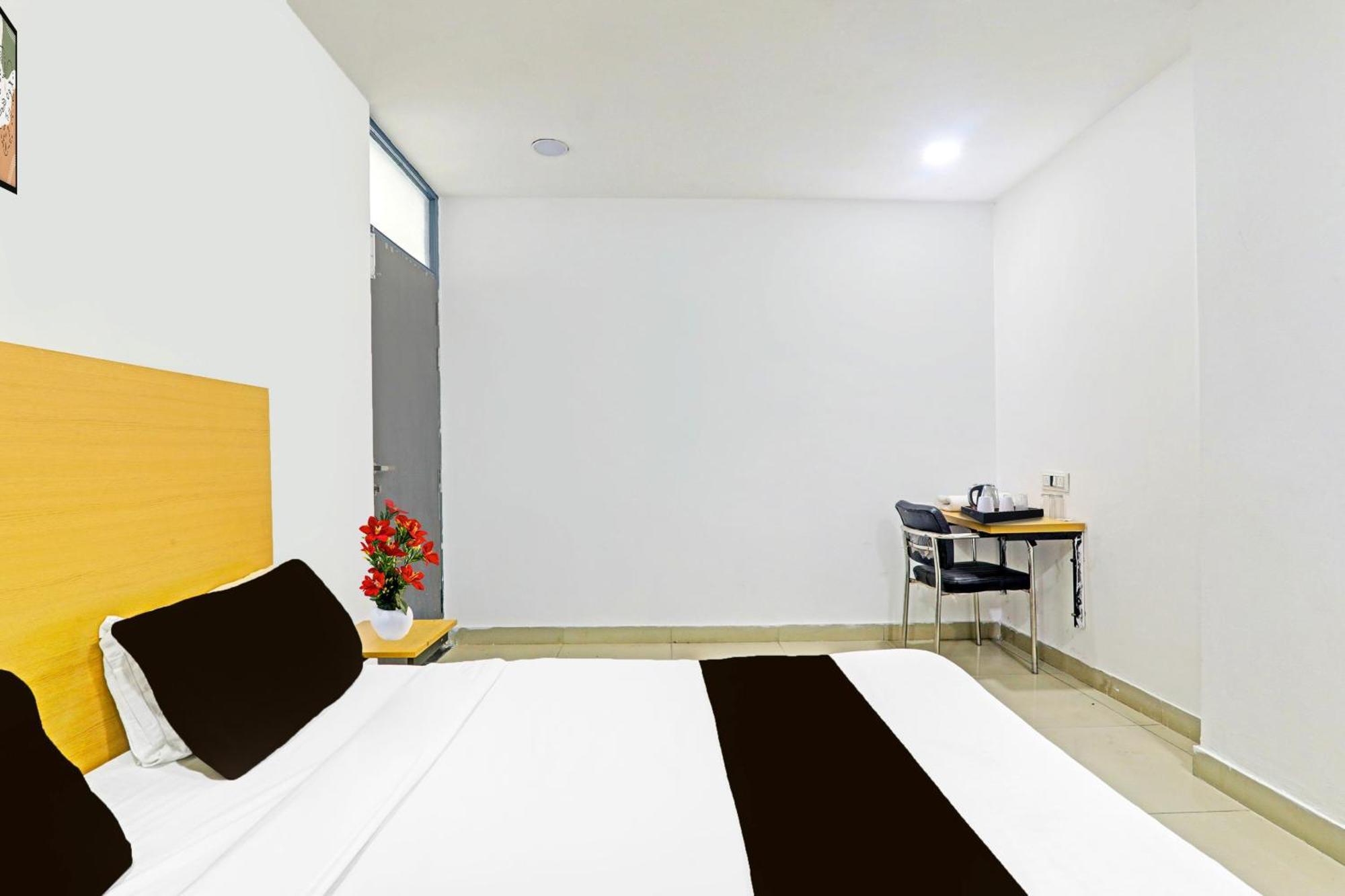 Super Hotel O Jankipuram Near Sahara State Formerly Basera Homes Hasanganj 外观 照片